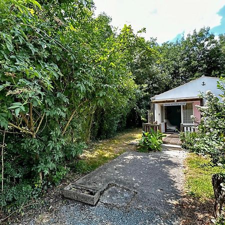 Les Cabanes Du Lac Vandre Bagian luar foto