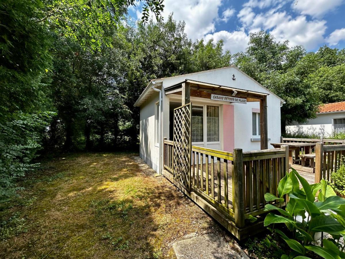 Les Cabanes Du Lac Vandre Bagian luar foto